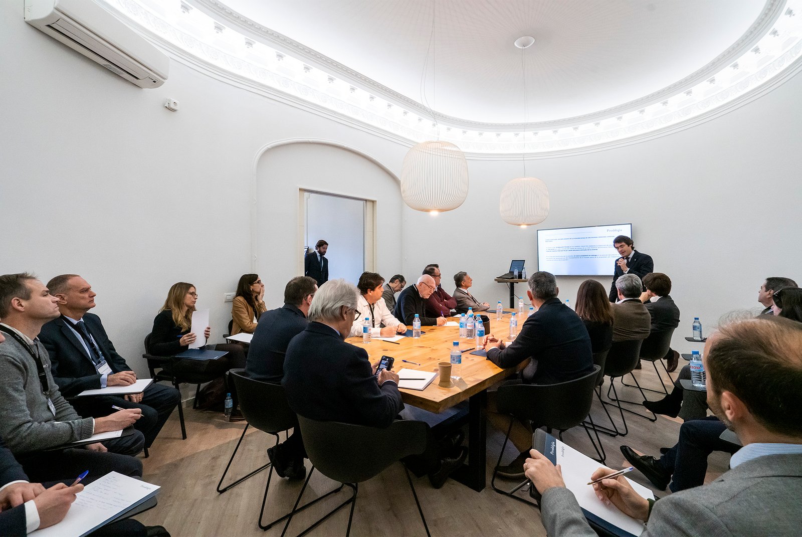 Conferencia-Desayuno Proddigia