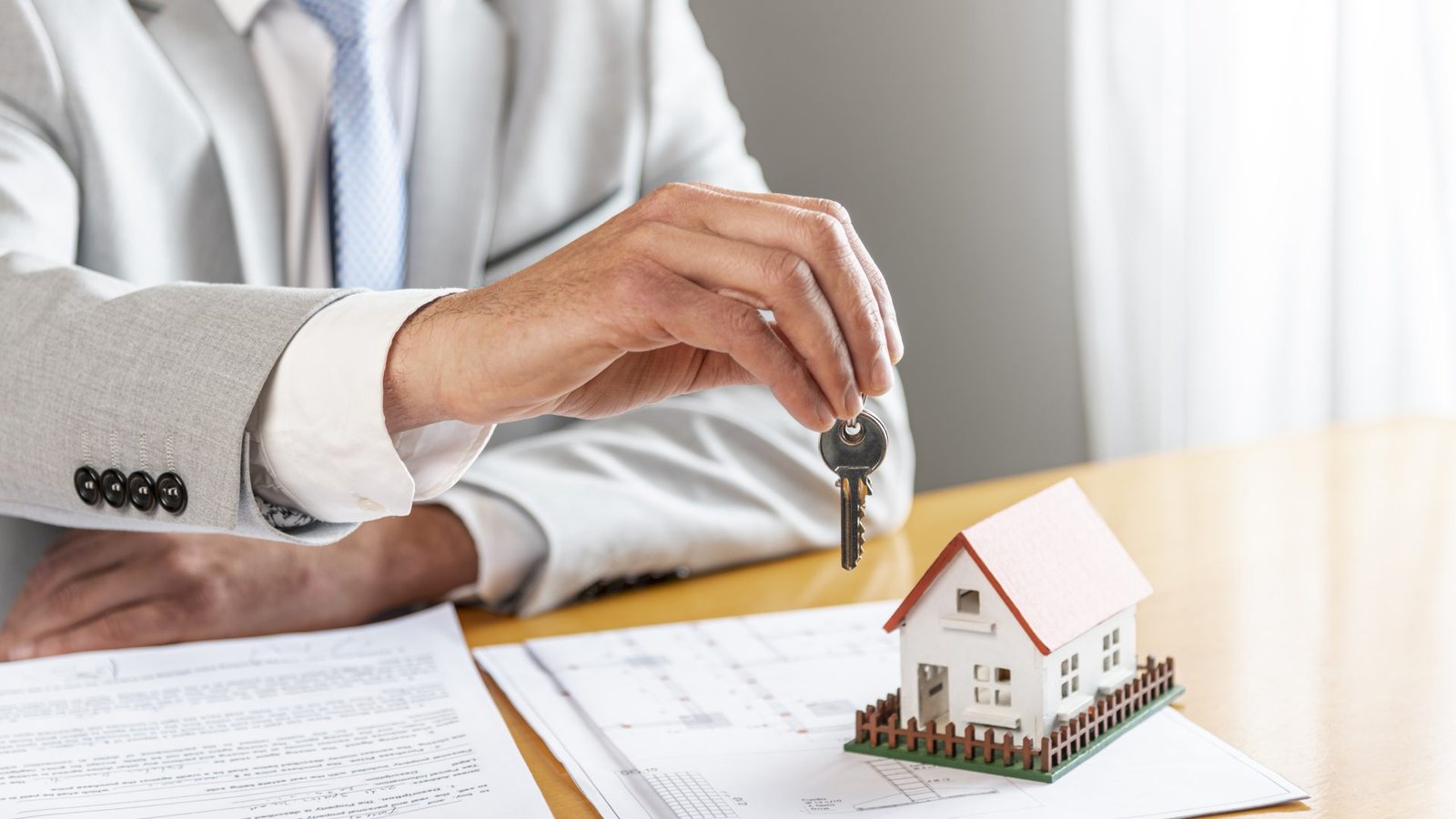 contratar a un agente inmobiliario